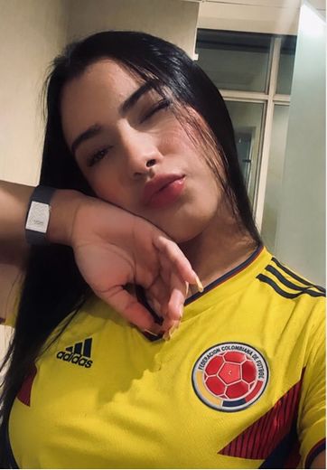 Video chat with Dulce on CooMeetGirl